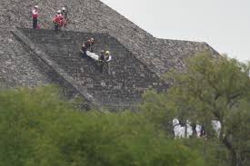 Teotihuacán — Gunman Opens Fire on Tourists, Killing One and Injuring Dozens
https://newsfameobits.s...